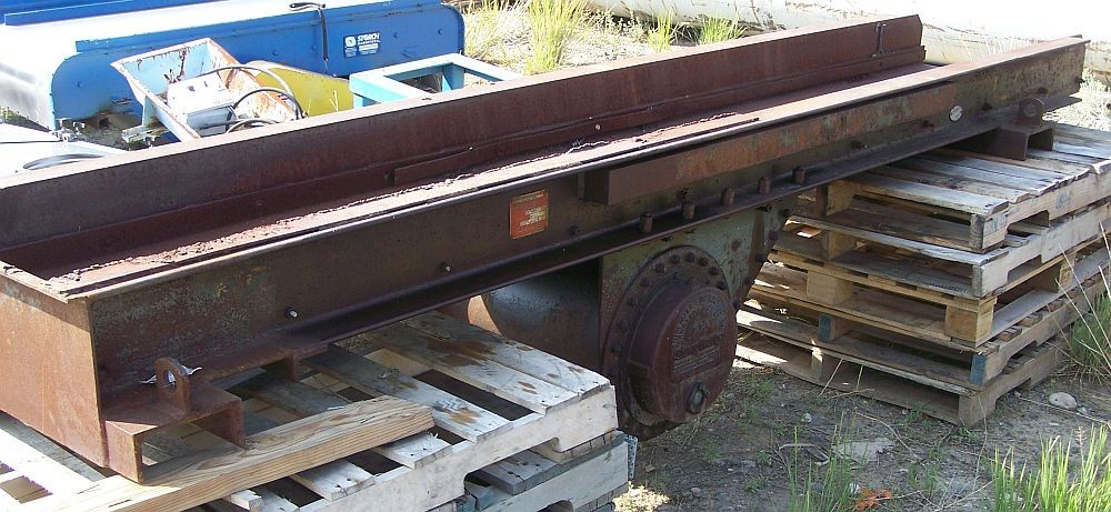 Simplicity 2 ft x 12 ft Vibrating Pan Feeder