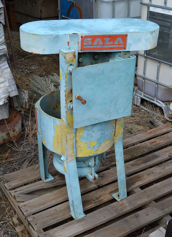 SALA 1.5in. Vertical Tank Pump
