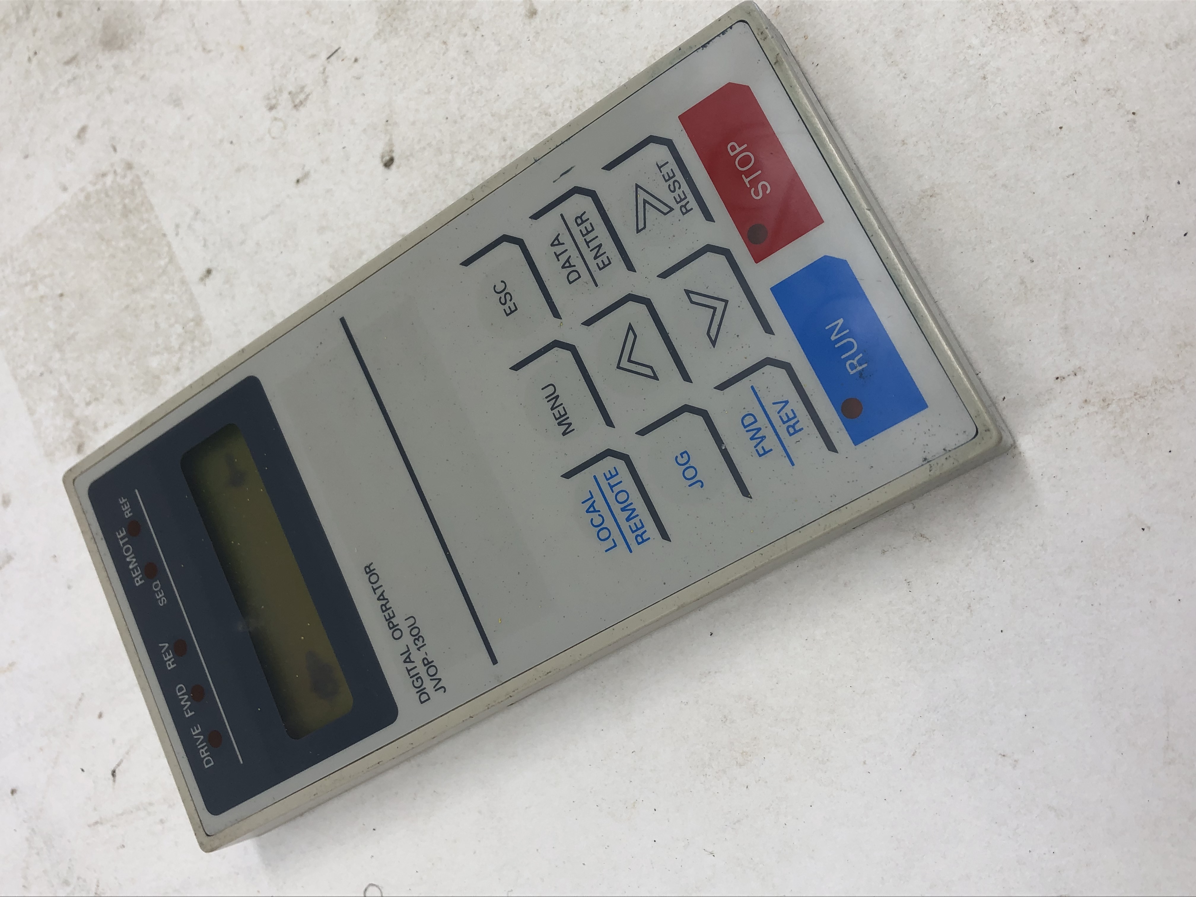Operador digital Yaskawa JVOP-130U
