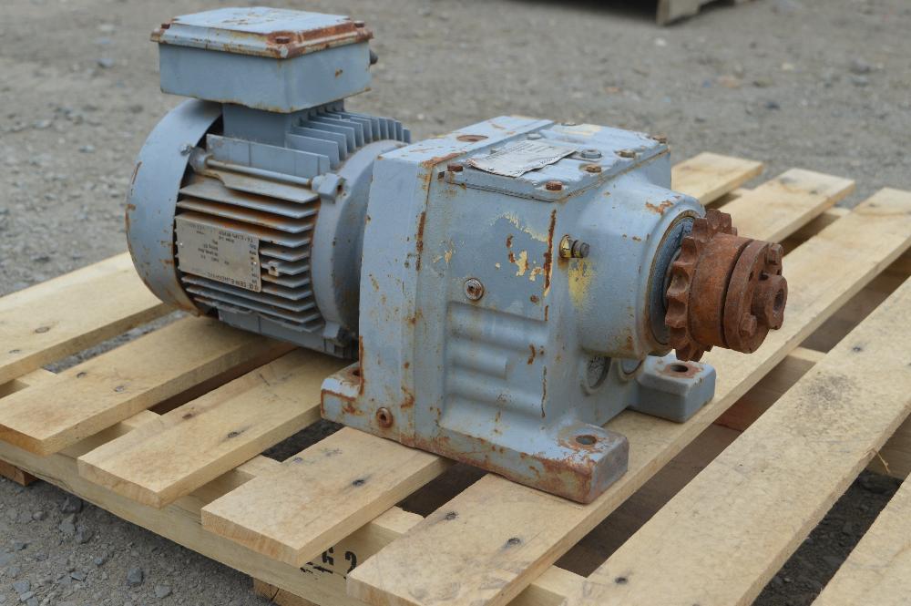 SEW-EURODRIVE Parallel-Shaft GearMotor