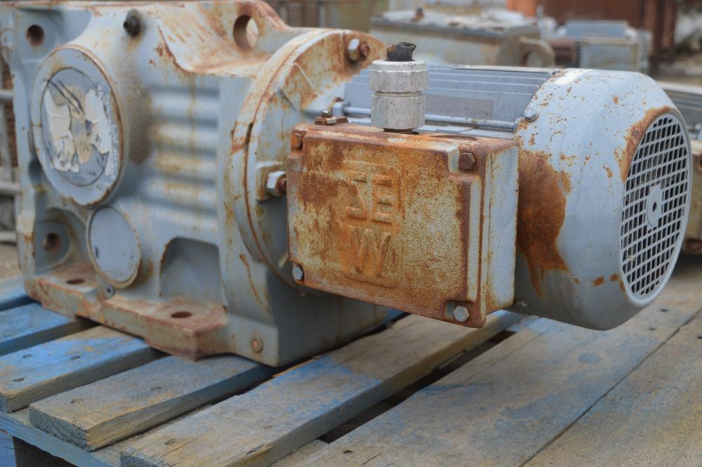 SEW-EuroDrive 90° Gearmotor
