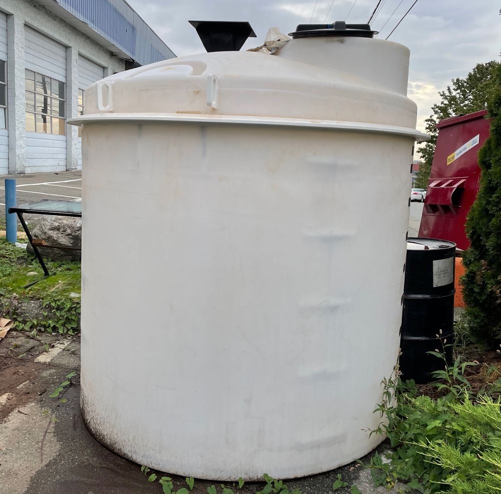 1,150 Gallon Mixing Tank & Mixer