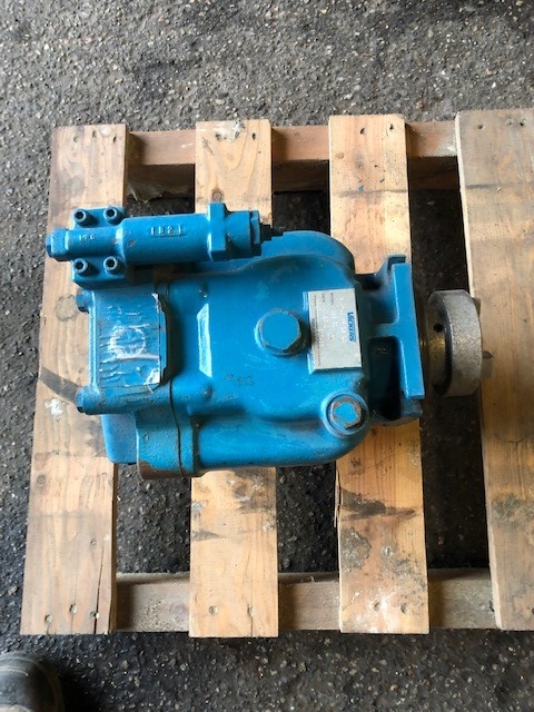 Vickers PVH74C C25 31 Piston Pump