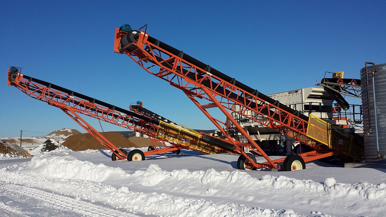 Eagle 30 in x 50 ft Stacking Conveyor