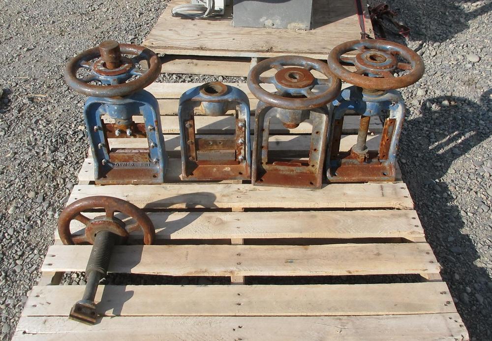 Pothier Lab Core Splitters