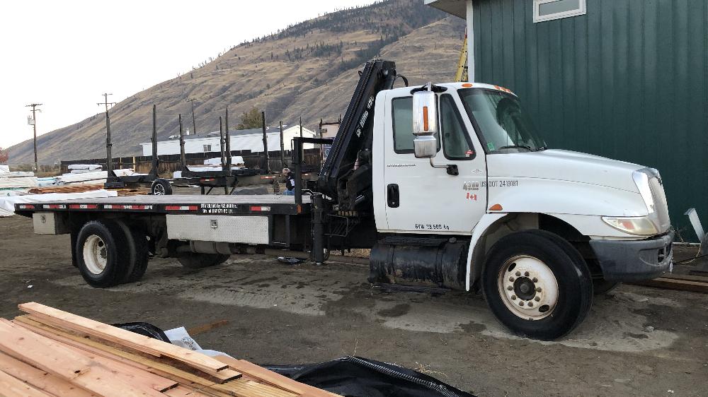 2005 International 4300 Crane Truck