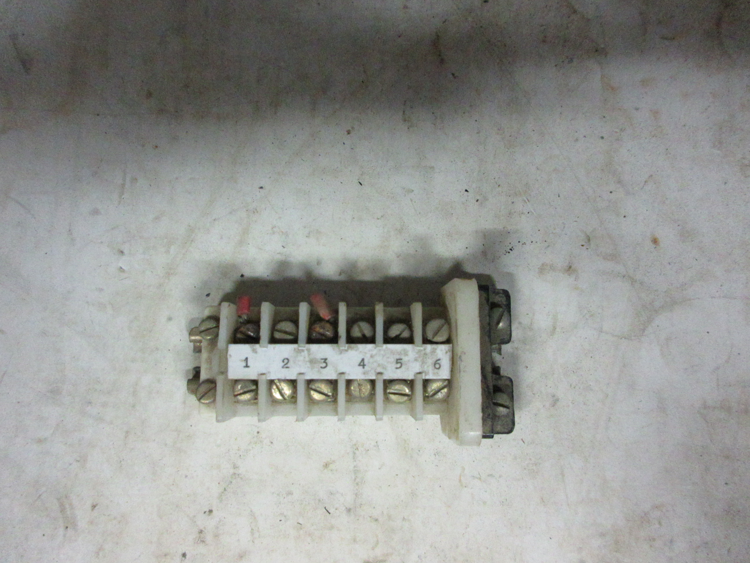 Square D Power Distributor