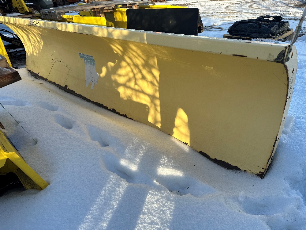 Lame de chasse-neige SnowWolf AlphaPlow de 12 pieds