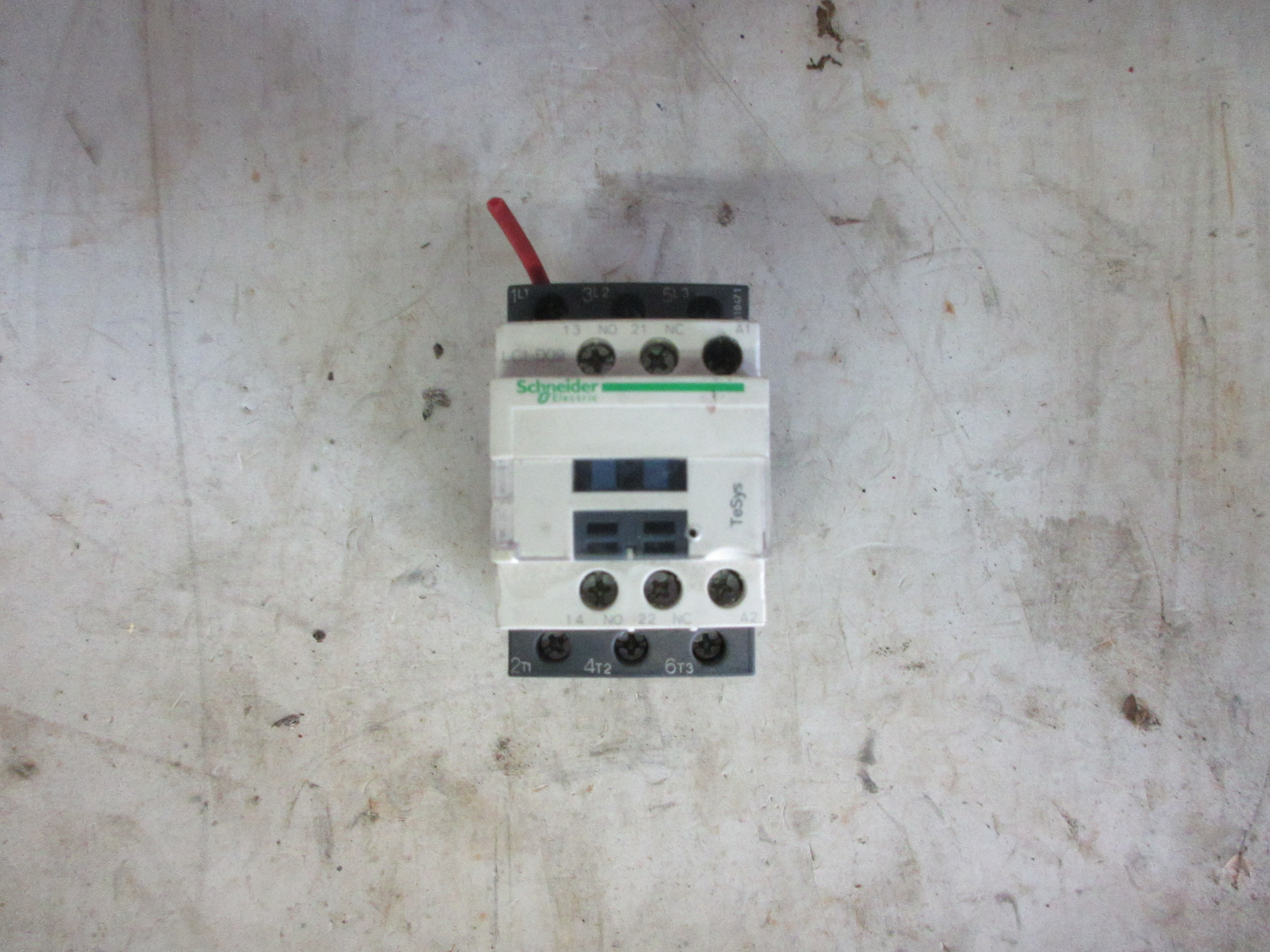 Schneider Electric Contact