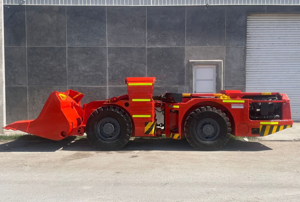 Scooptram Sandvik LH203