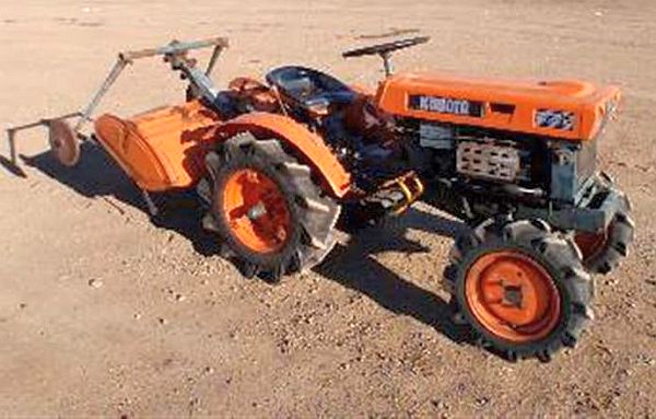 Kubota B6000 Tractor