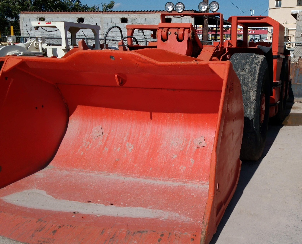 Tamrock Toro 400D 6-Yard Scooptram