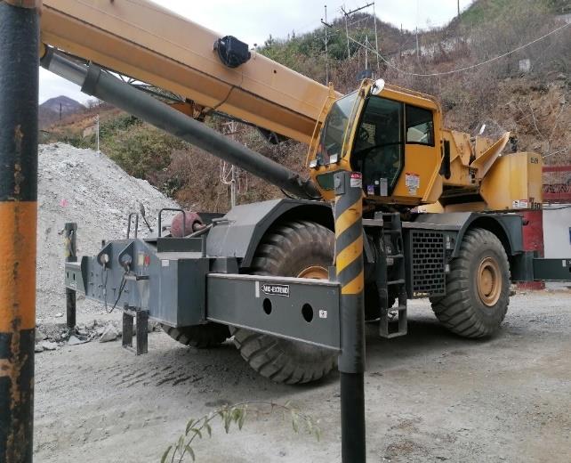 Grove RT-880E Crane