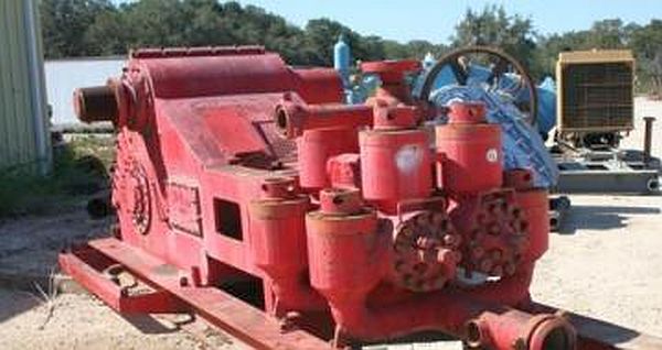Wilson 900 Duplex Mud Pump
