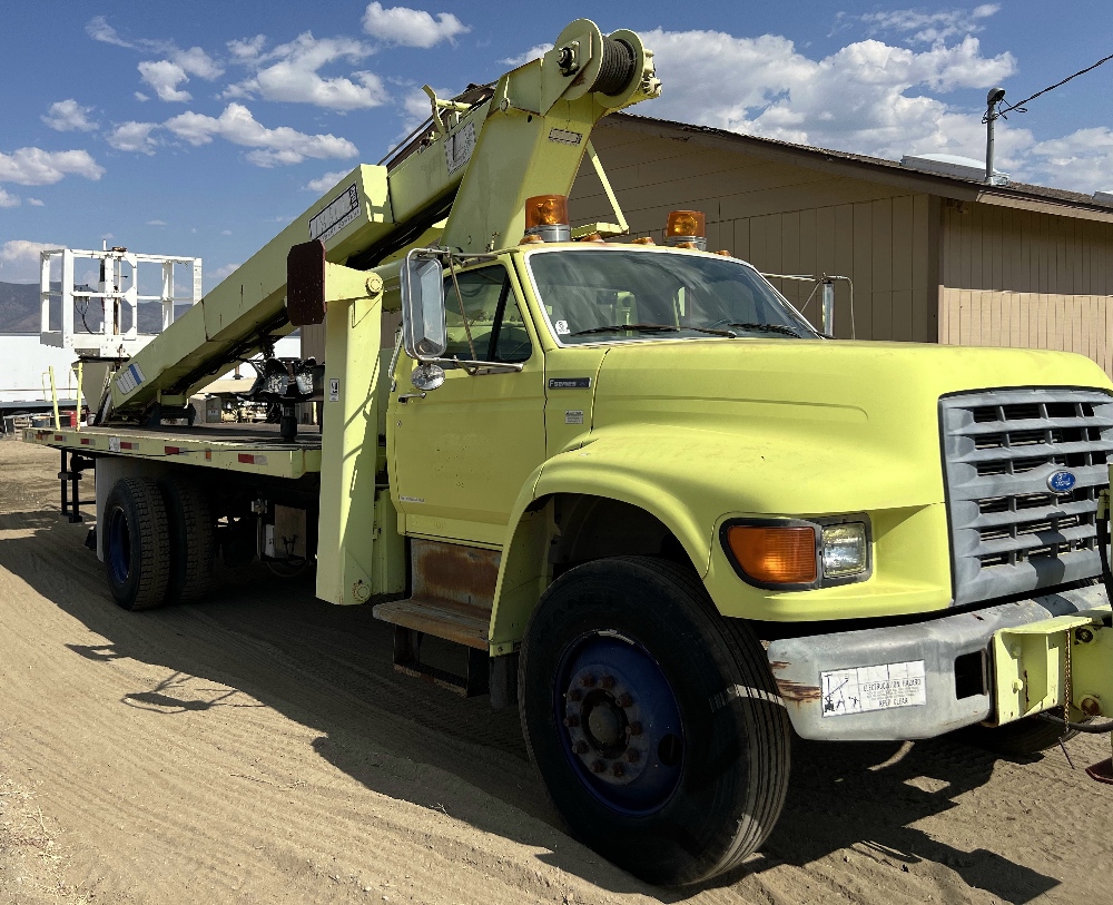 Ford F-800 Aerial Work Platform