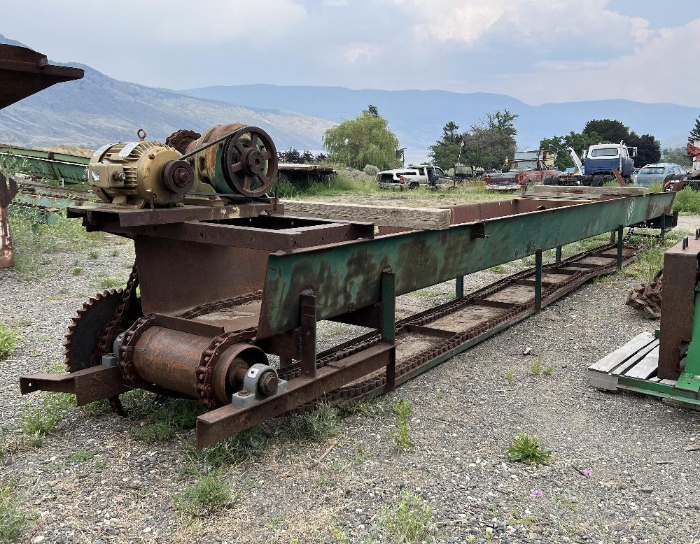 25in Wide x 30.75ft Long Chain Conveyor