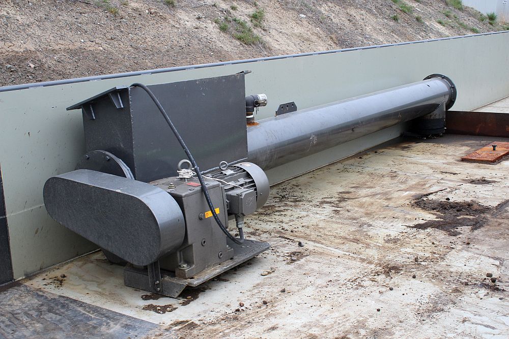 12 in x 15 ft Screw Auger