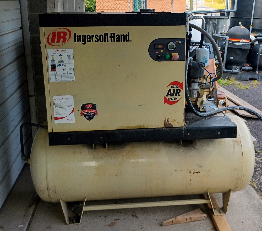 Ingersoll-Rand Unigy UNI-15TAS-130-L Air Compressor