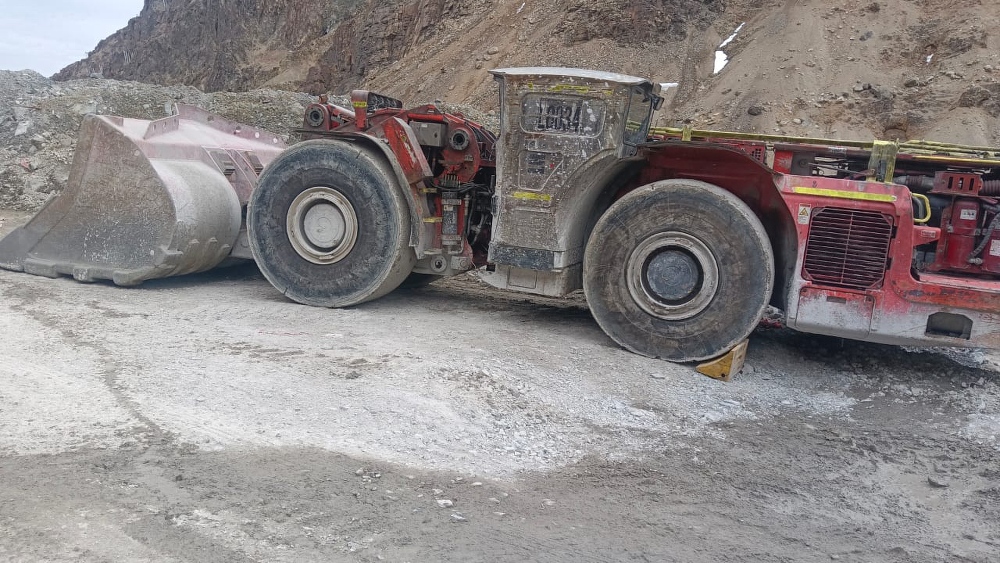 (2) Sandvik LH514 Scooptrams