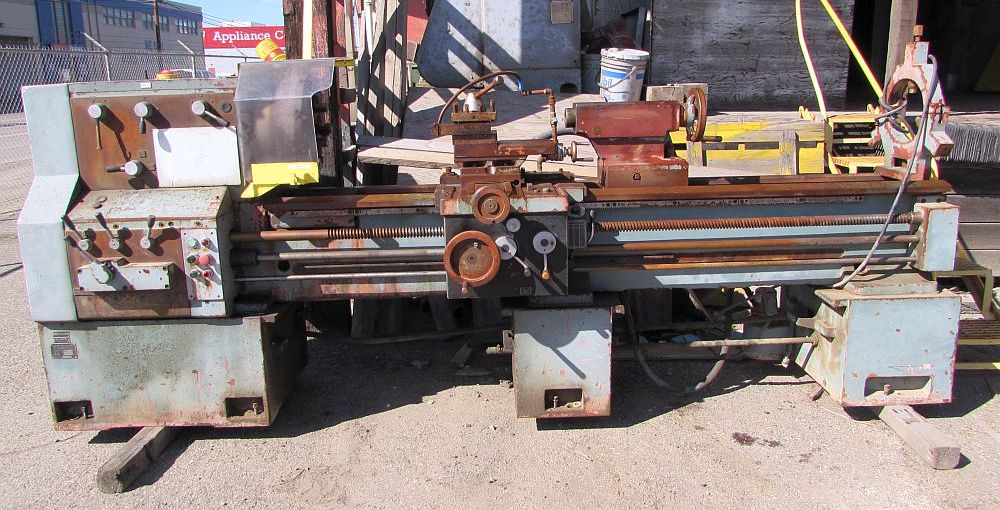 Zaklady Mechanical Lathe