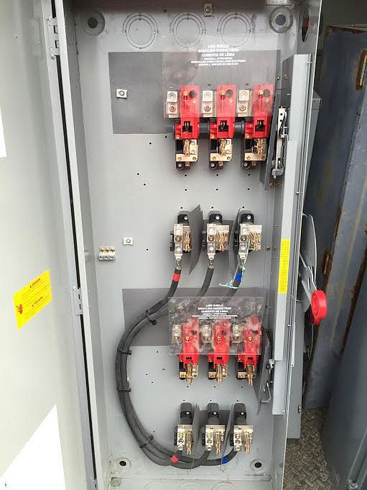 Eaton 200A 3 Position Disconnect