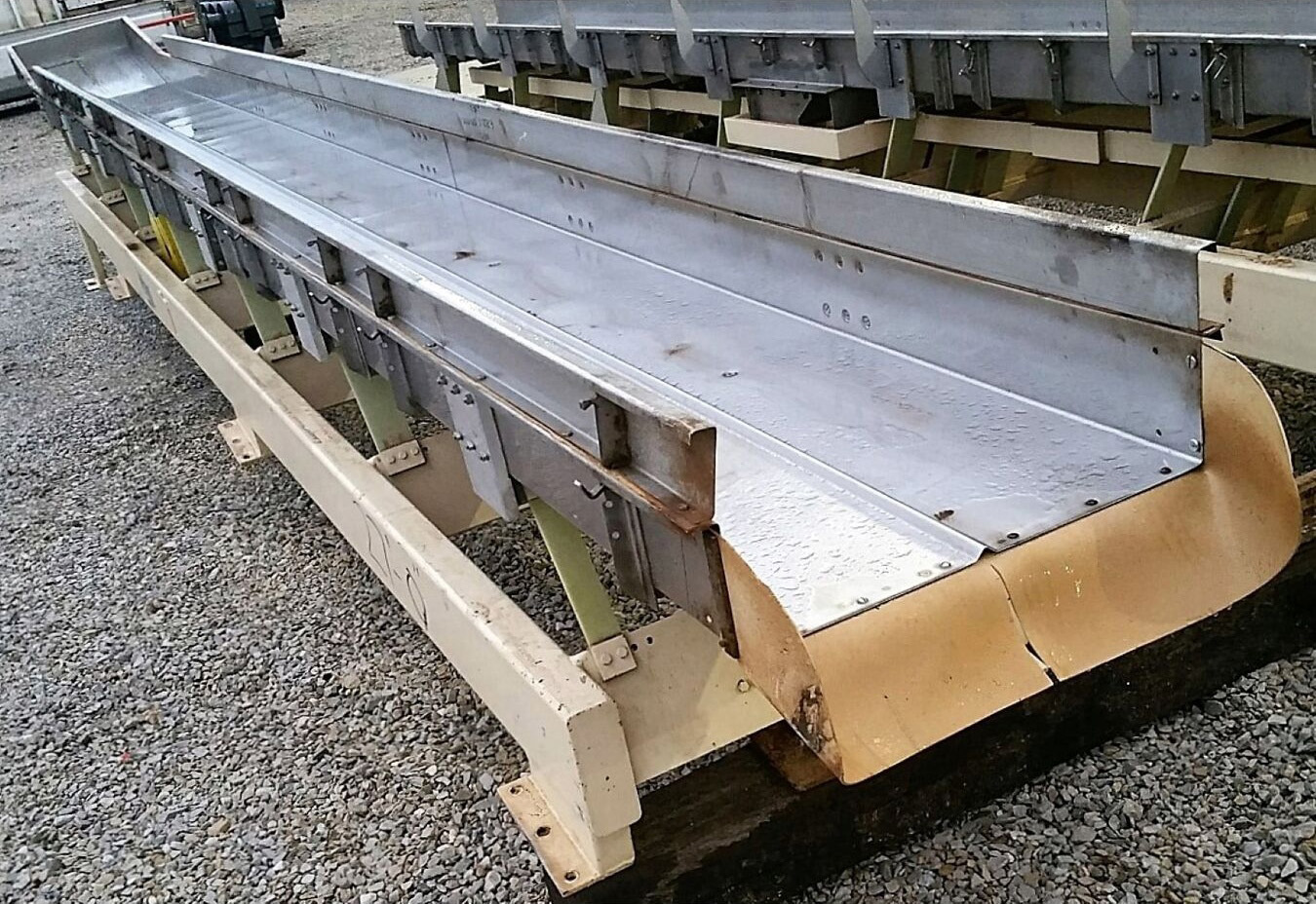 Cardwell Vib-o-vey 24 in. x 27 ft. Conveyor