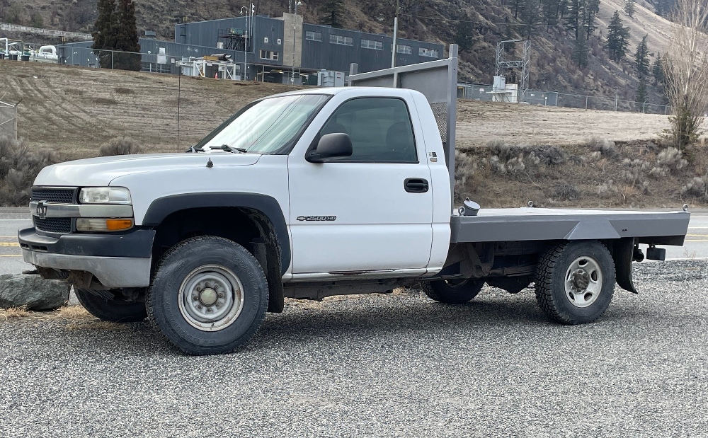 2001 Chevrolet Silverado 2500 HD Flat Deck Truck