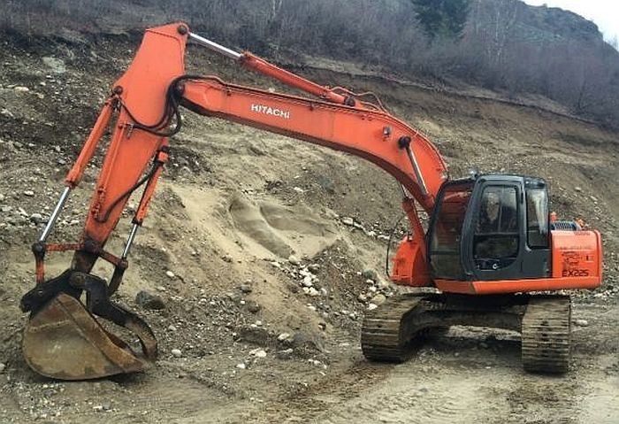 Hitachi EX225 Excavator