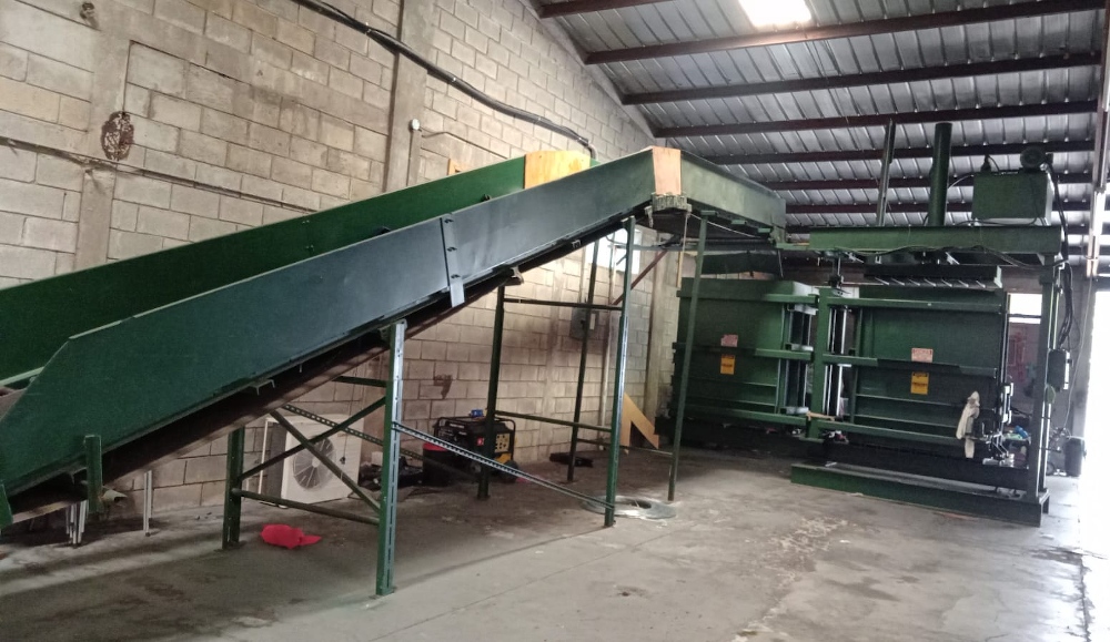 Consolidated DHW Series Textile Baler