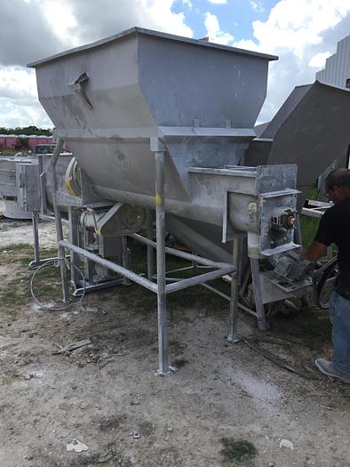 Rietz 50ft³ Stainless Hopper with Auger Discharge