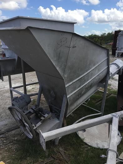 100ft³ Stainless Steel Hopper with Auger Discharge