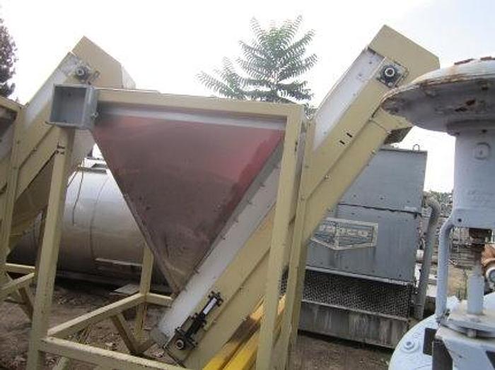 25ft³ Stainless Steel Hopper with Inclined Belt Discharge