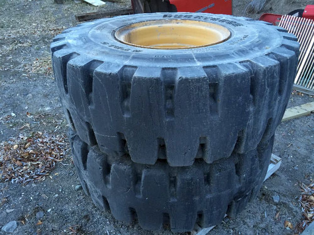 Pneus et jantes 20,5 x R25 L5