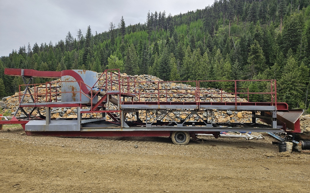 24in Wide x 22ft Long 4-Way Distribution Sluice