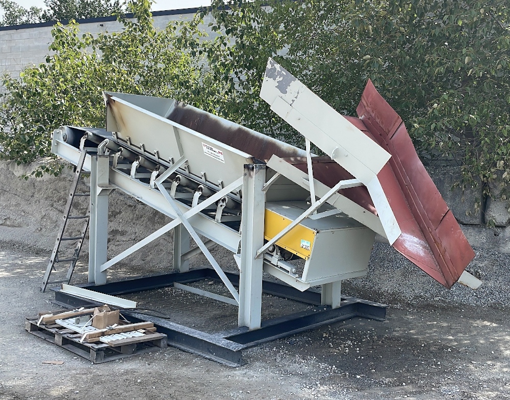 44in x 10ft Hopper Feeder