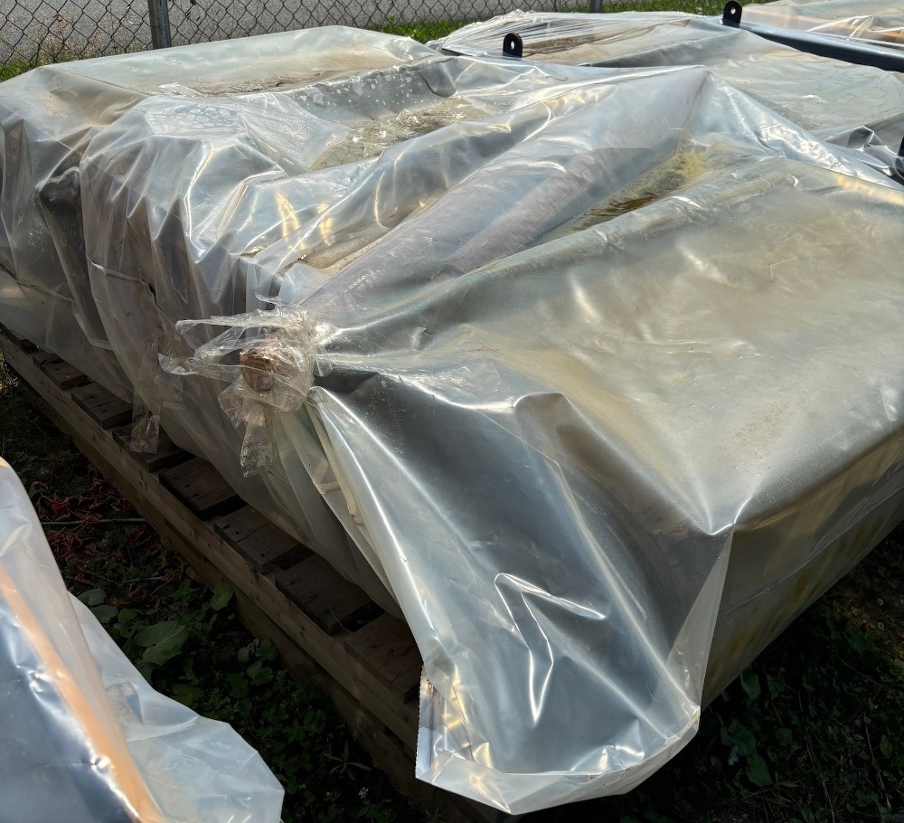 GRYB 40in x 43in Self-Cleaning Magnetic Separator