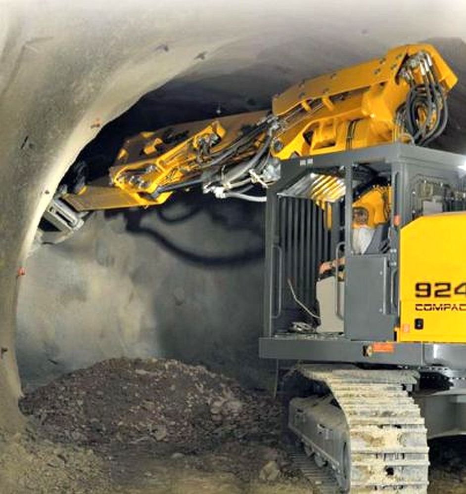 Liebherr 924 Tunneling Excavator