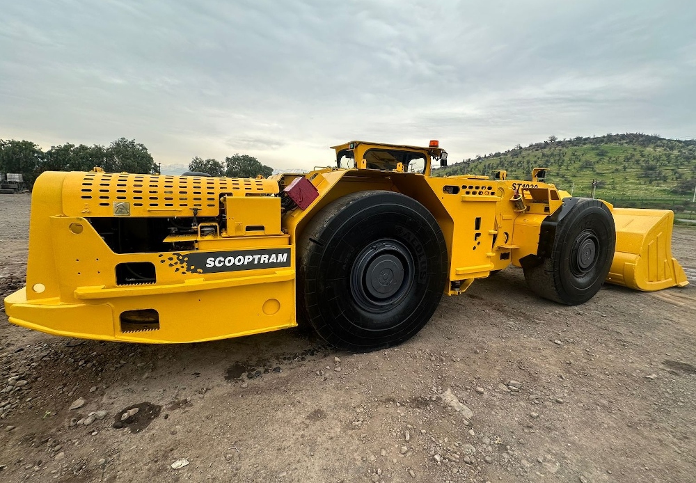 Epiroc ST-1030 6-Yard Scooptram