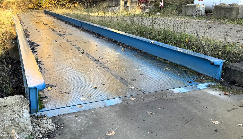 10ft x 80ft Pacific Scale