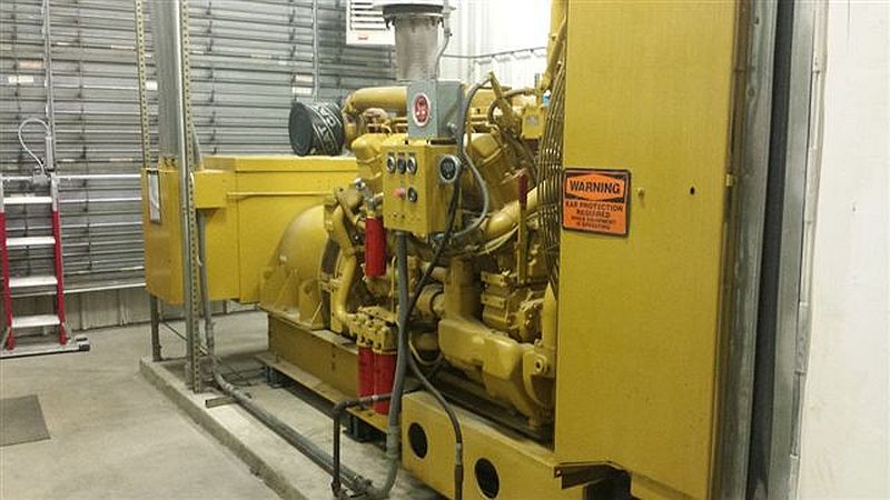 Caterpillar 700 kW Diesel Generator