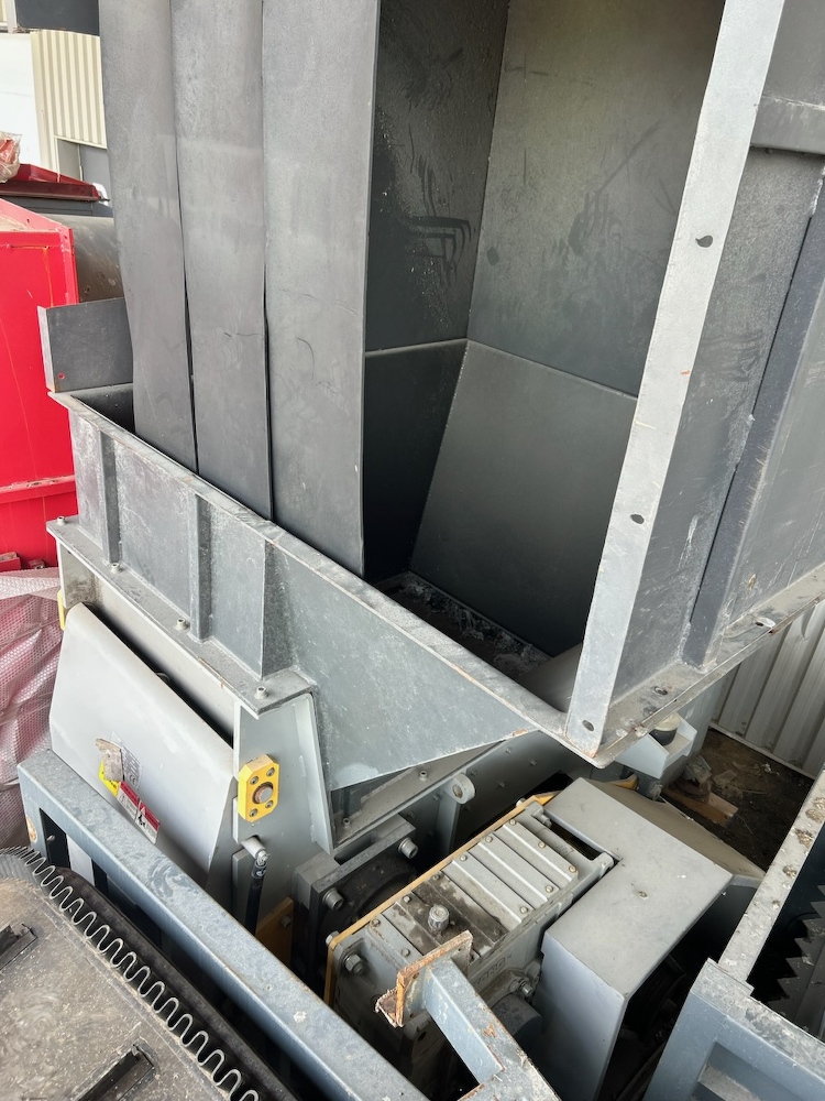 Genox V800 Single Shaft Shredder