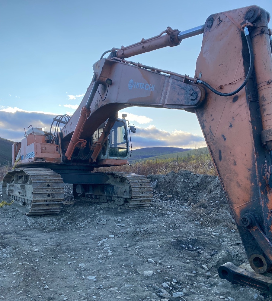 Hitachi EX700 Excavator
