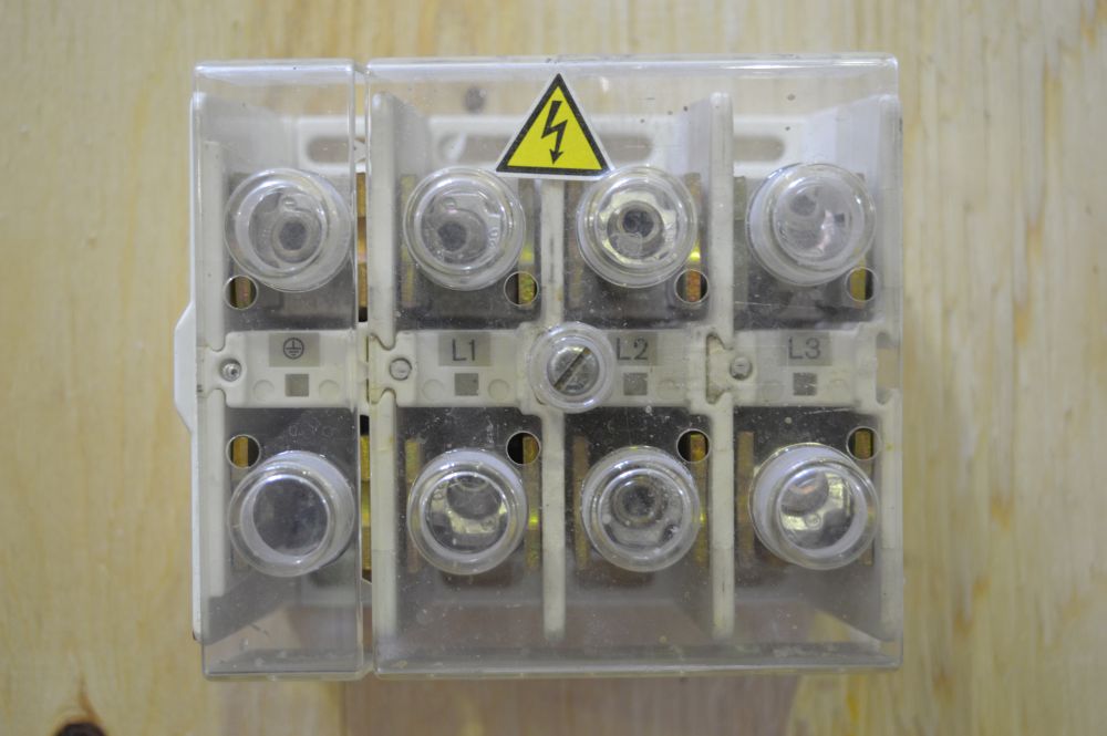 Klockner Moeller 4 Lug Power Terminal
