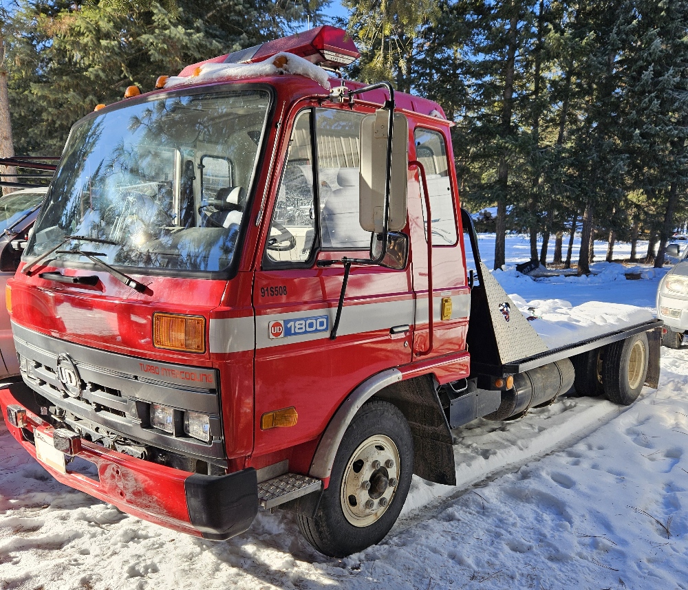 Camión Nissan UD1800 2WD
