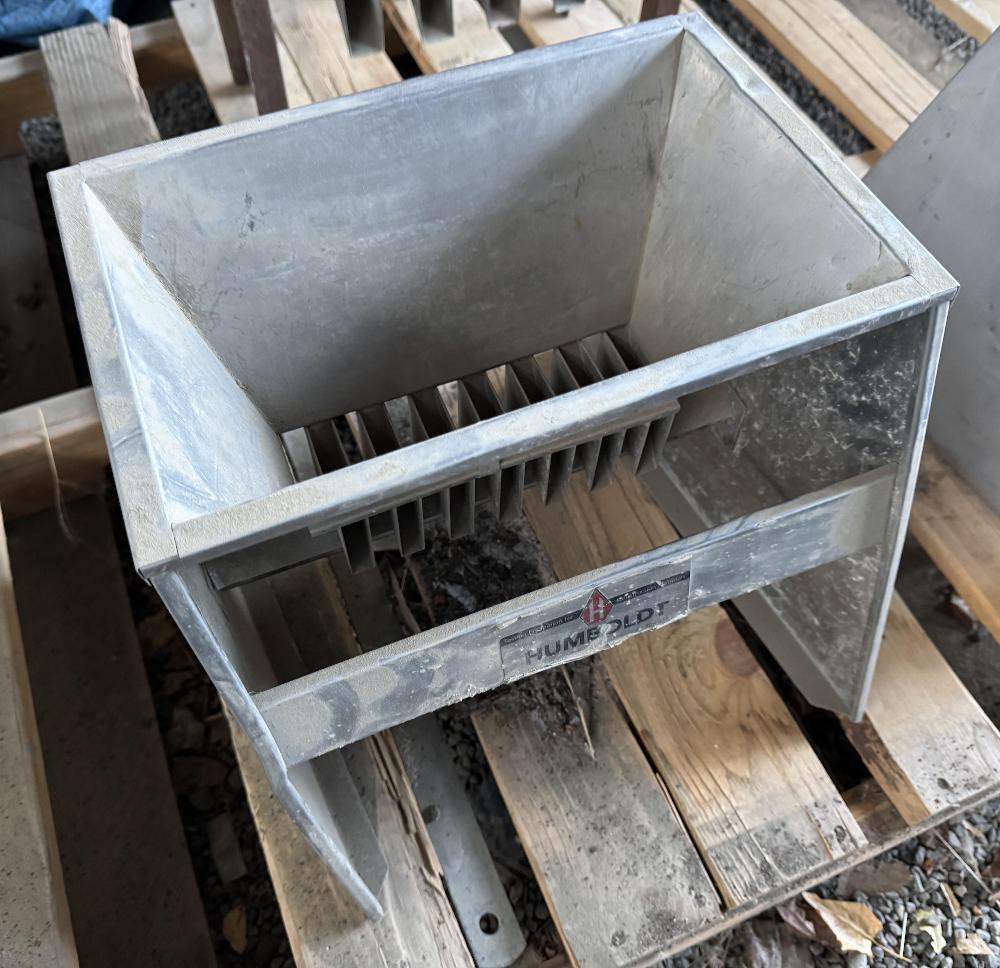 Humboldt 8in Sample Splitter