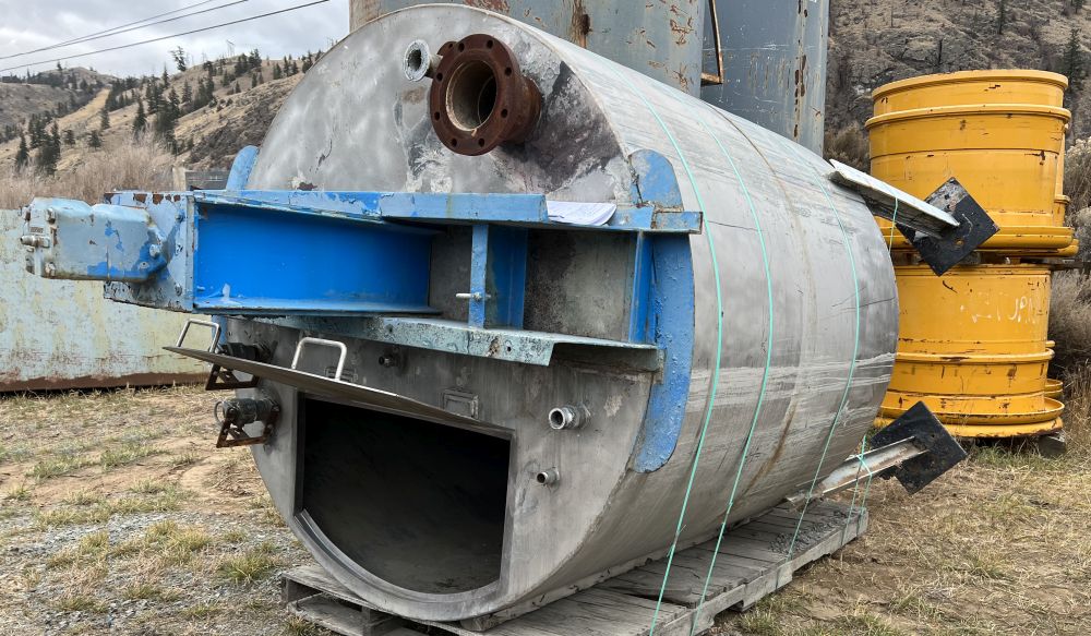 4,600 Liter Stainless Mixing Tank