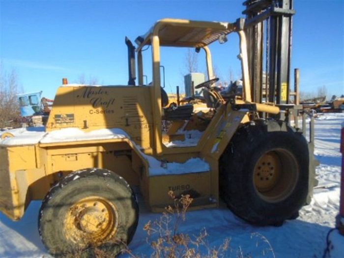 Elevadora Caterpillar C081306