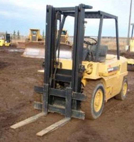 Elevadora Caterpillar DP40