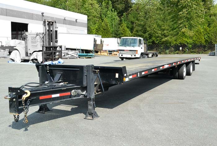 Mac 40 ft Trailer