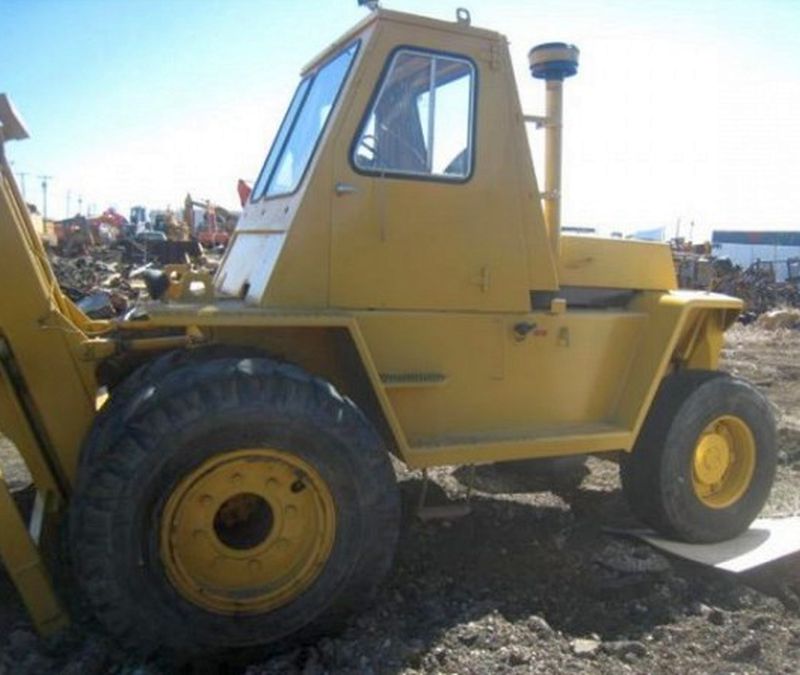Caterpillar V180HR Rough Terrain Forklift